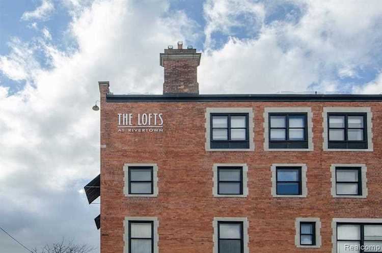 6533 E Jefferson Ave Detroit, MI 48207