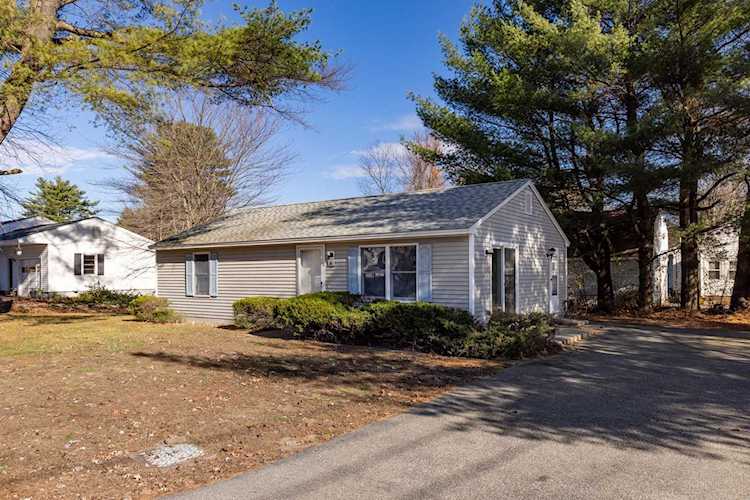 16 Waverly St Rochester, NH 03839