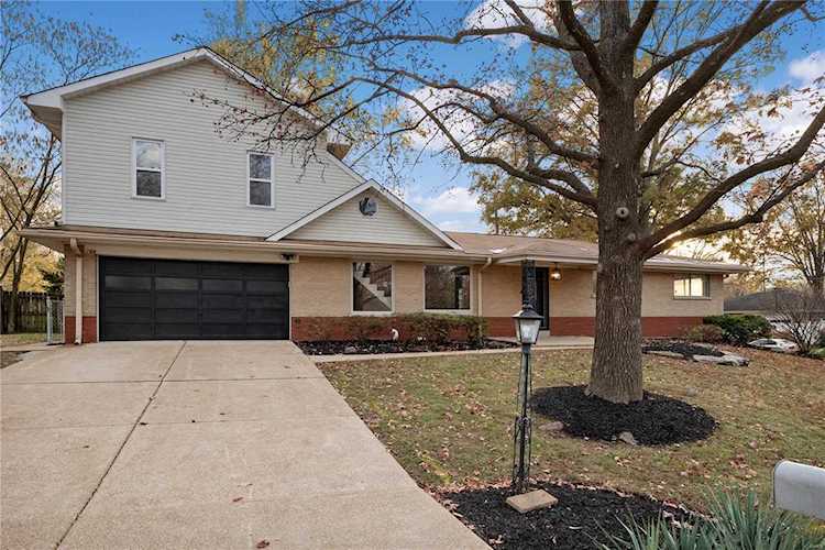 766 Paschal Dr St Louis, MO 63125