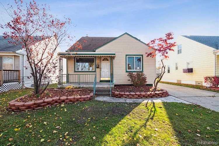 1927 London Ave Lincoln Park, MI 48146 | MLS 20221055106 Photo 1