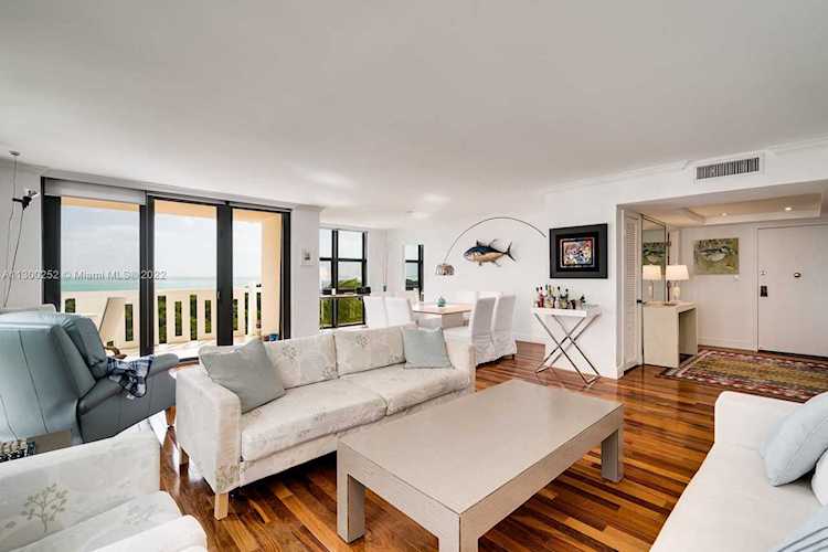 1121 Crandon Blvd #D507 Key Biscayne, FL 33149