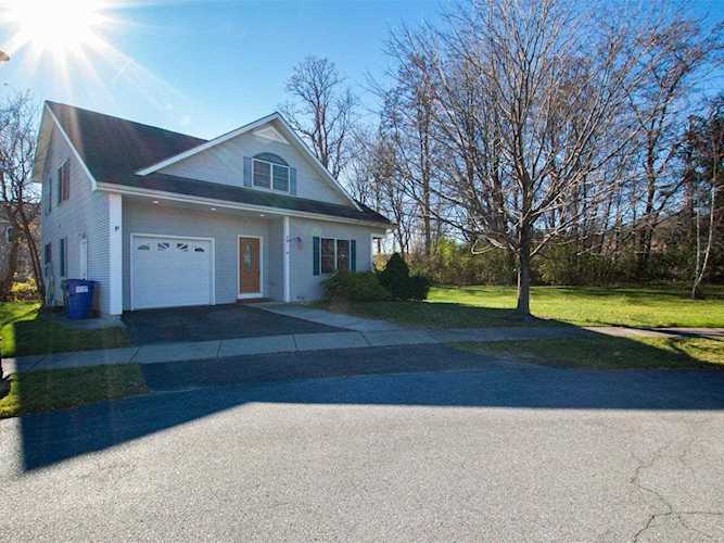 36 Drew Ln Shelburne, VT 05482