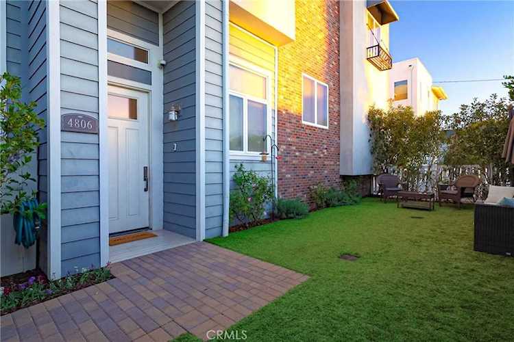 4806 Ben Ave Valley Village, CA 91607