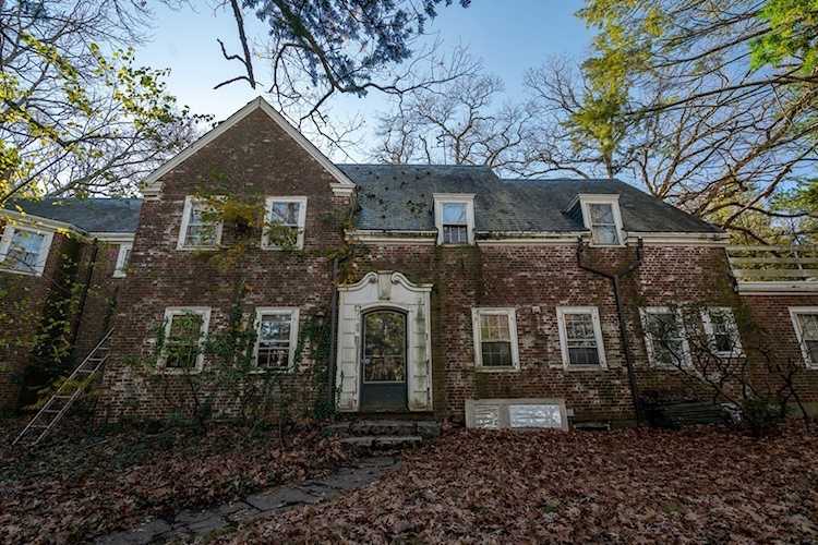 320 Woodland Rd Brookline, MA 02467