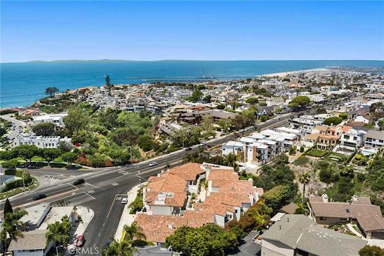 401 Seaward Rd #2 Corona Del Mar, CA 92625