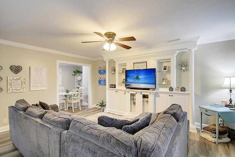 1107 Hawthorne Rd Hanahan, SC 29410