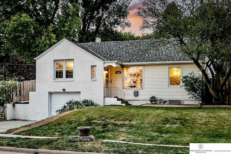 109 S 68th Ave Omaha, NE 68132 | MLS 22224271 Photo 1