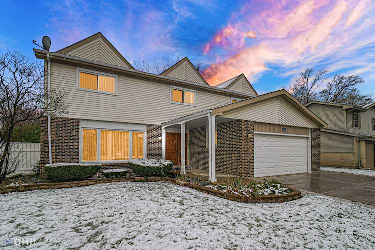 3244 N Daniels Ct Arlington Heights, IL 60004