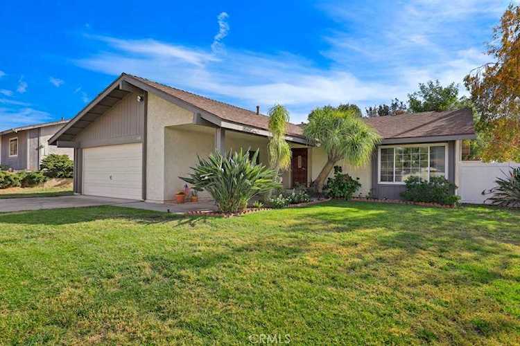 958 Frontier Ave Redlands, CA 92374