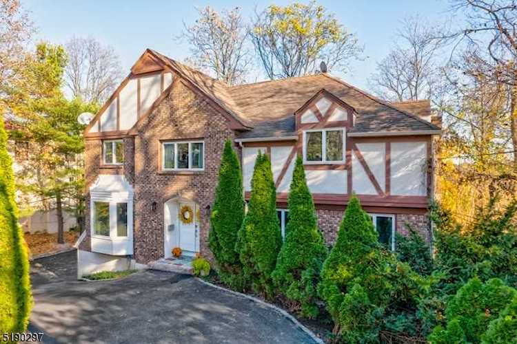 19 Underwood Dr West Orange Twp., NJ 07052