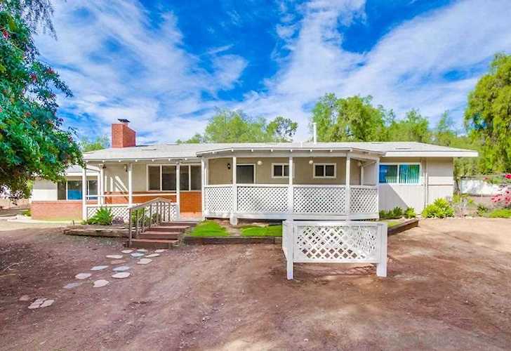 9912 Blossom Valley Rd El Cajon, CA 92021