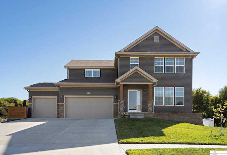 7717 S 169th St Omaha, NE 68136 | MLS 22224815 Photo 1