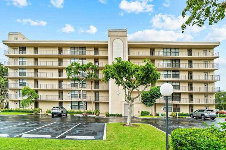 9 Royal Palm Way #5020 Boca Raton, FL 33432