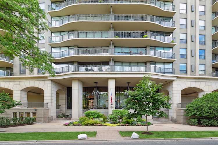 1040 N Lake Shore Dr #18A Chicago, IL 60611