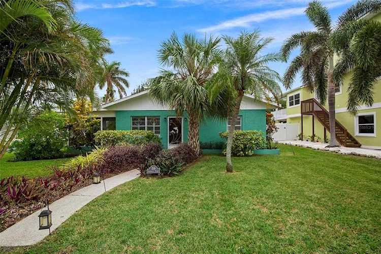 709 Gladiolus St Anna Maria, FL 34216