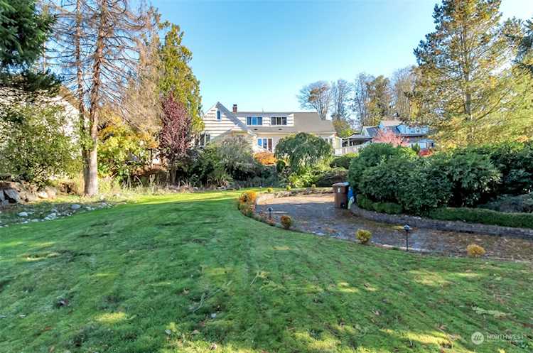 8360 6th Ave Tacoma, WA 98465