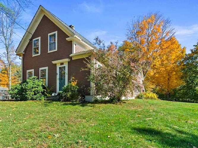 Bean Group | 8 Mount Vernon St Farmington 03825 NH | home for sale Photo 1