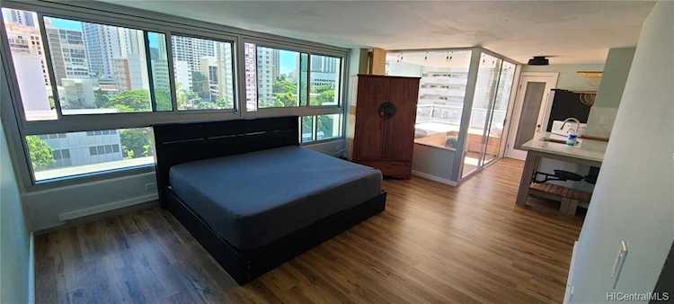 2421 Tusitala Street #704 Honolulu, HI 96815 | MLS 202224213 Photo 1