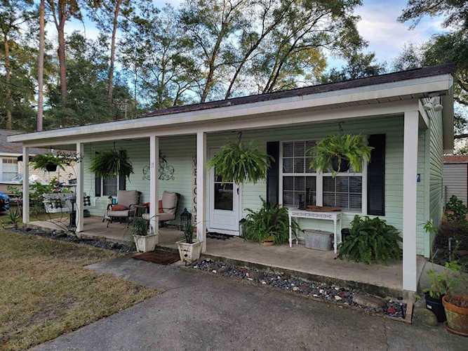 17 Summer Brooke Ln Crawfordville, FL 32327 in Wakulla Gardens Photo 1