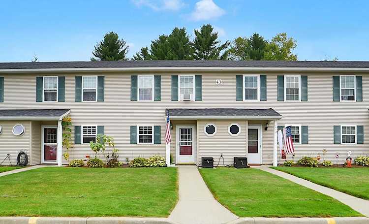 43 Colonial Rd #104 Fairfax, VT 05454 | MLS 4929854 Photo 1