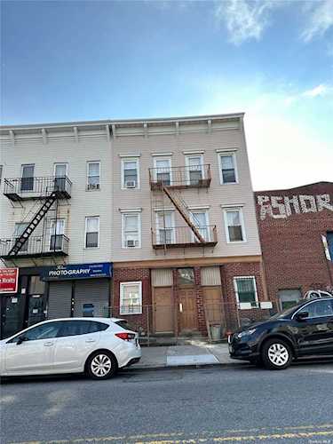 22-19 Steinway St Astoria, NY 11105