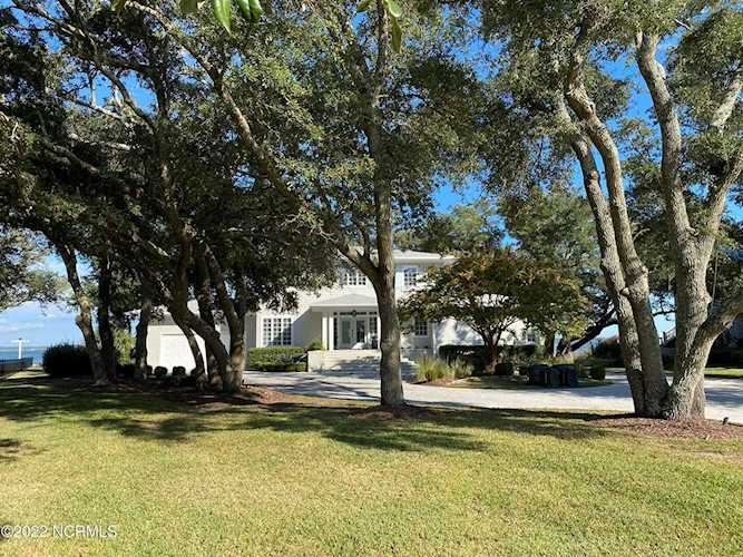 2696 Lennoxville Road Beaufort, NC 28516