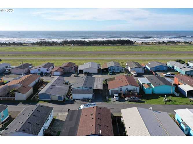 94120 Strahan ST #51 Gold Beach, OR 97444