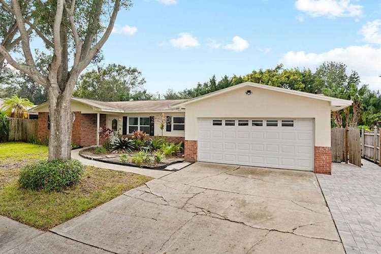 9056 136th St Seminole, FL 33776