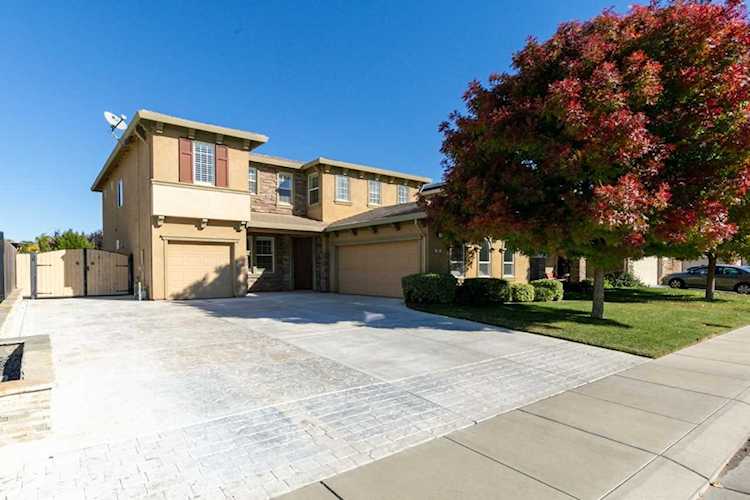 861 Nutmeg Landing Lane Manteca, CA 95336