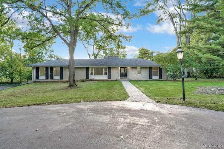 6750 Franklin Rd Bloomfield Twp, MI 48301
