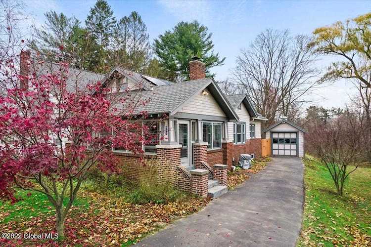 519 Kenwood Ave Delmar, NY 12054