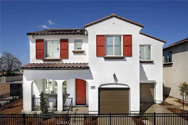 1469 E Laurelwood Dr San Bernardino, CA 92408