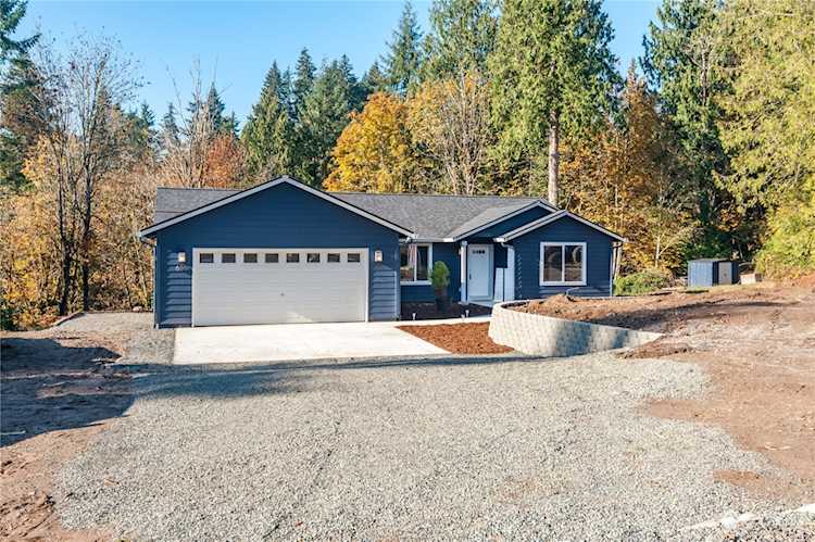 655 Chapman Rd Castle Rock, WA 98611