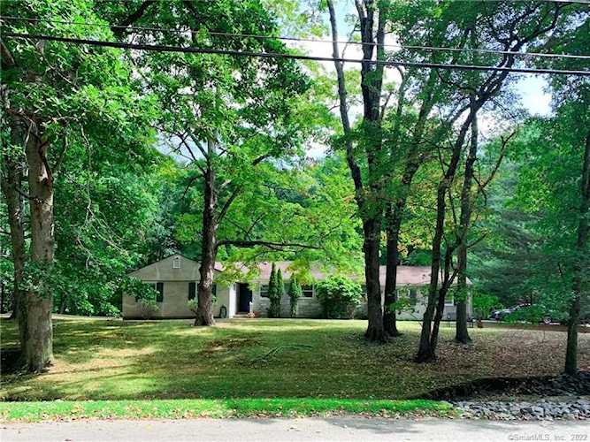 9 Laurel Road Woodbridge, CT 06525