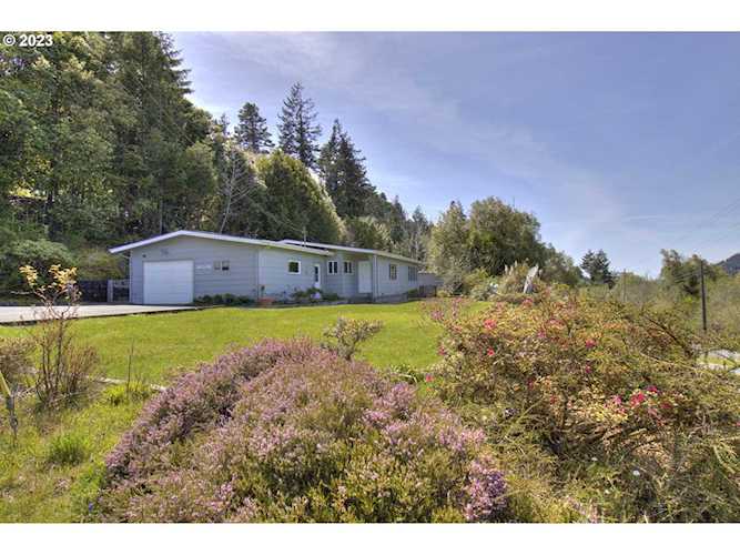 30336 Hummingbird Hill RD Gold Beach, OR 97444