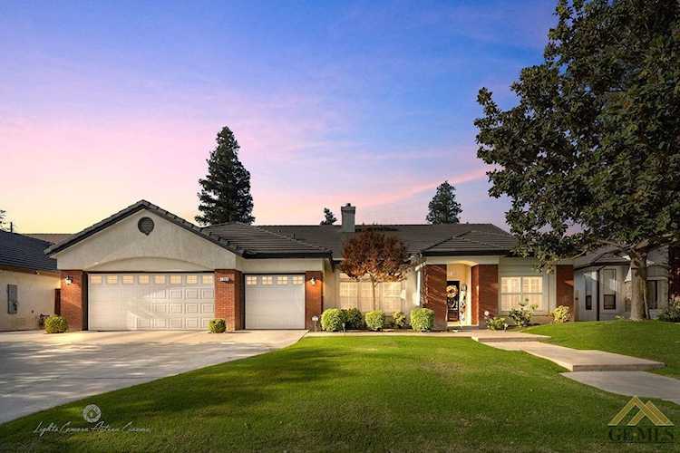 1209 Beckenham Parkway Bakersfield, CA 93311