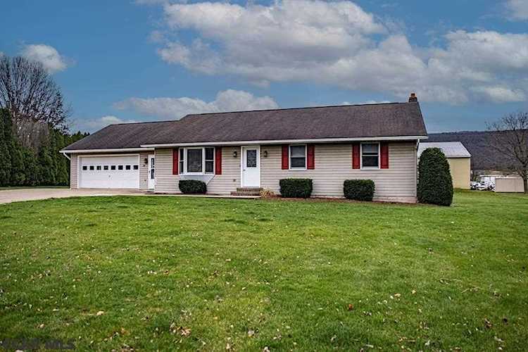 16 Farmview Drive Allensville, PA 17002