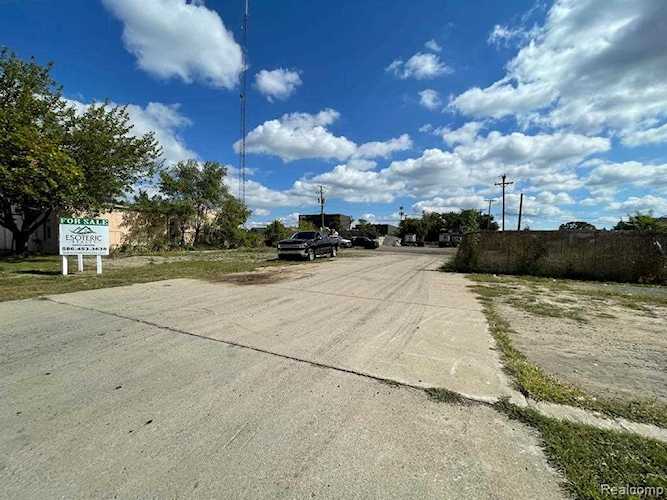 35100 Mound Sterling Heights, MI 48310
