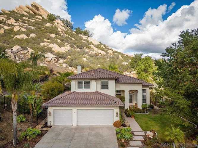 16788 Vista Summit Ramona, CA 92065