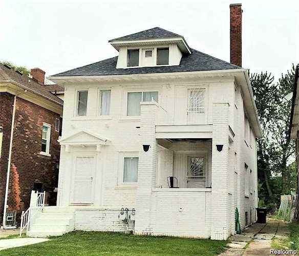 2490 Hazelwood St Detroit, MI 48206