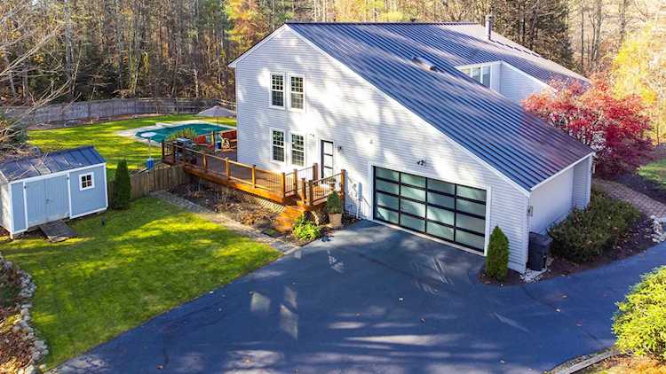 82 Blanford Place Bedford, NH 03110