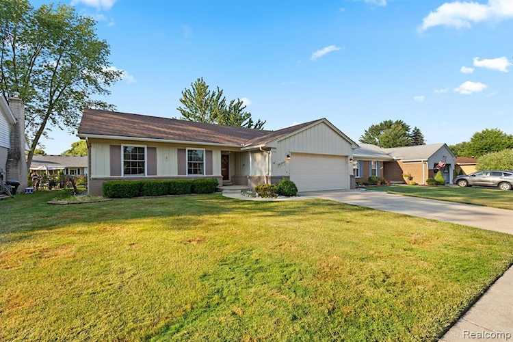 36340 Lyndon St Livonia, MI 48154 | MLS 20221012887 Photo 1