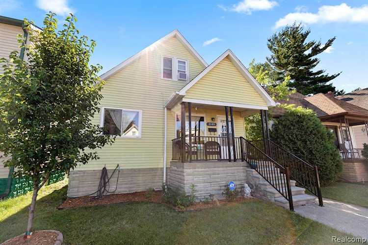 2105 11th St Wyandotte, MI 48192 | MLS 20221011833 Photo 1