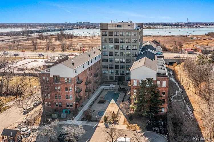 6533 E Jefferson # 130 Ave #130 Detroit, MI 48207