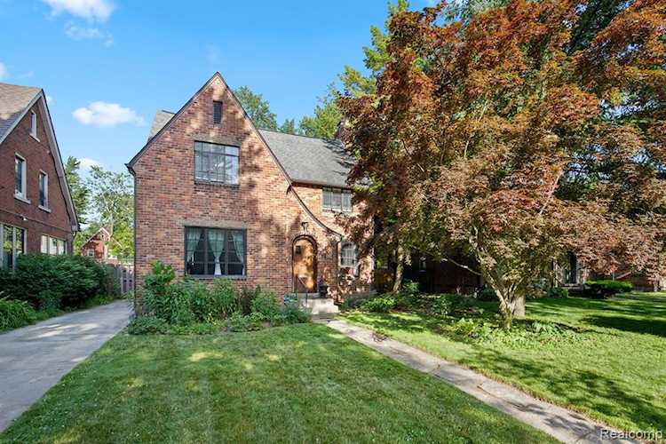 16564 Huntington Rd Detroit, MI 48219 | MLS 20221010272 Photo 1