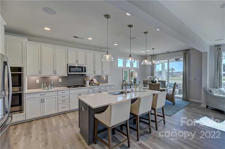 15210 Ravenall Dr Huntersville, NC 28078