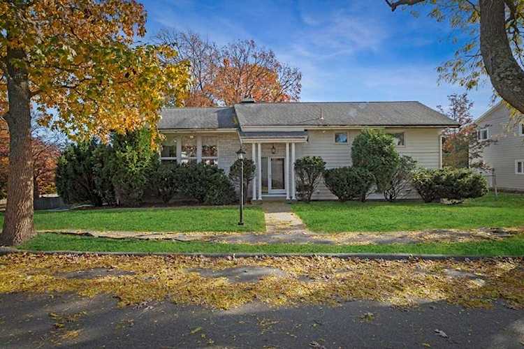 11 Merrymount Drive Swampscott, MA 01907