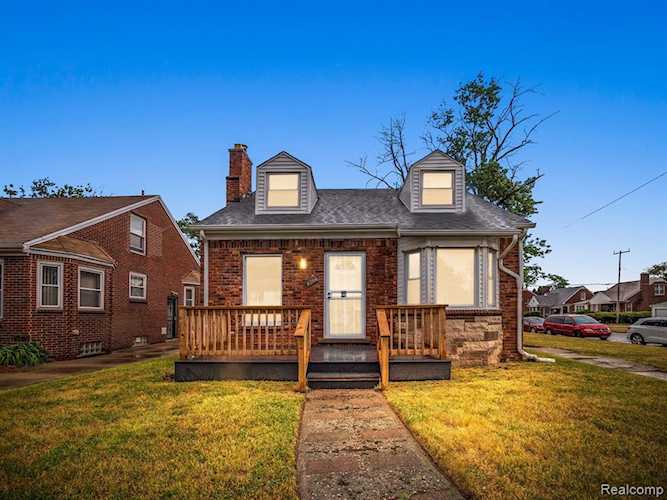 8700 W Seven Mile Rd Detroit, MI 48221 | MLS 20221009774 Photo 1
