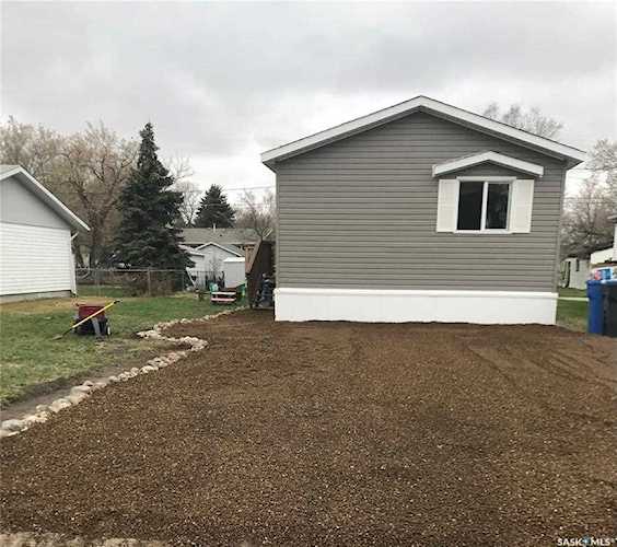 114 E Third St Carnduff, SK S0C 0S0
