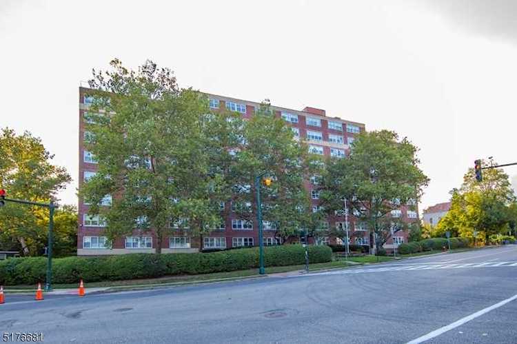 926 Bloomfield Ave Glen Ridge Boro Twp., NJ 07028 | MLS 3805422 Photo 1